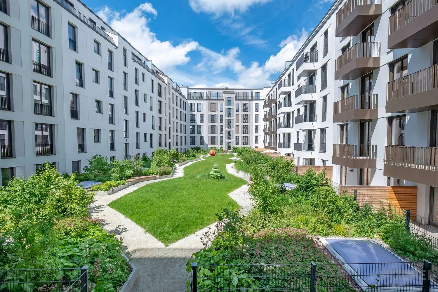 2 Zimmer Wohnung mit 73 m² in Berlin – Bild 2