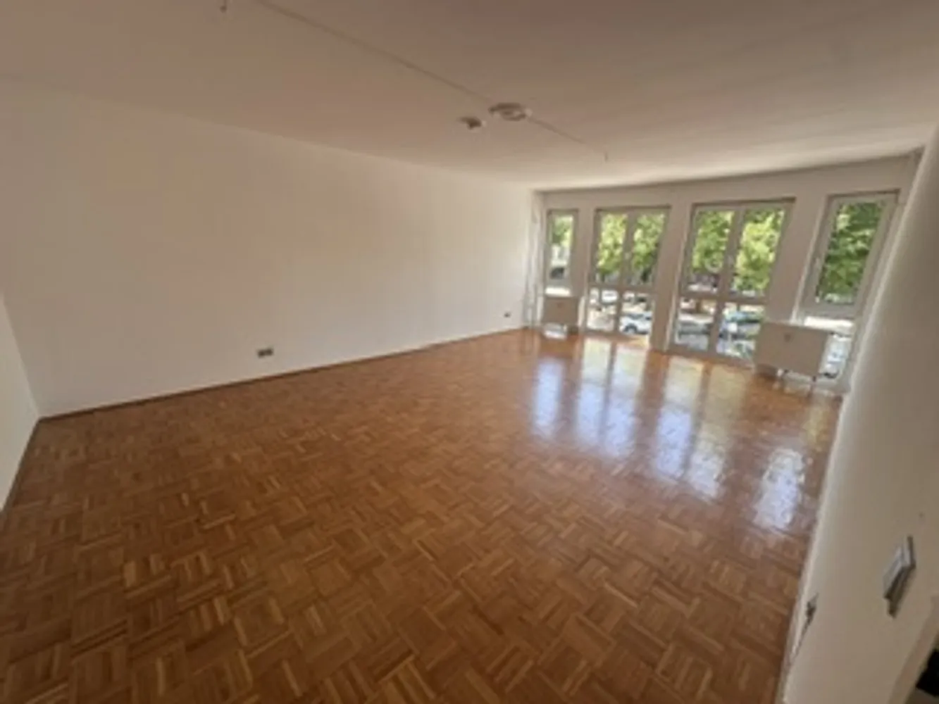 2 Zimmer Wohnung mit 92 m² in Berlin – Bild 1