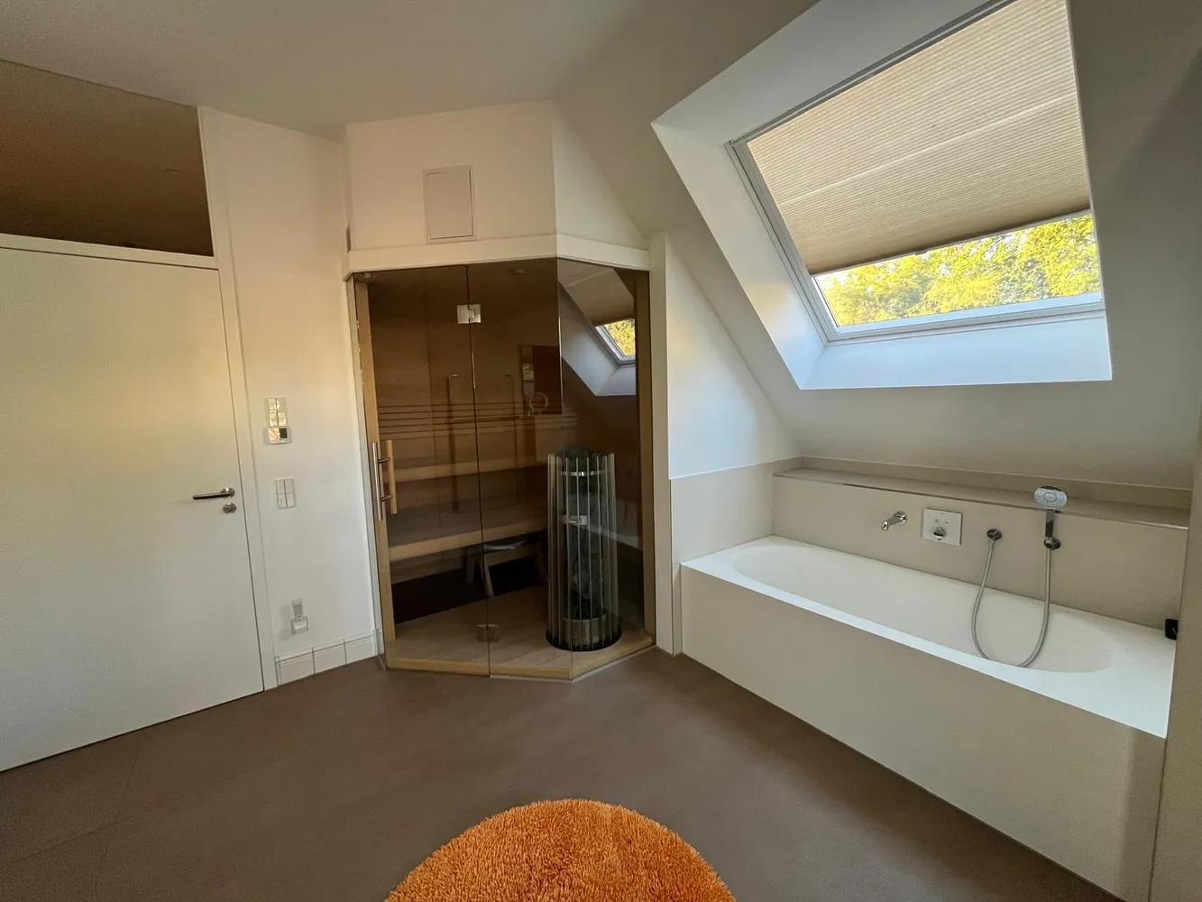 5 Zimmer Wohnung mit 217 m² in Neu-Ulm – Bild 2
