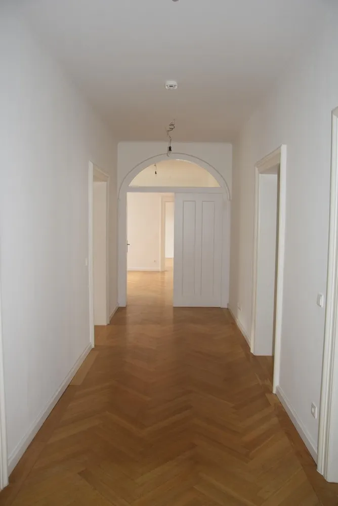 6 Zimmer Wohnung mit 236 m² in München – Bild 4
