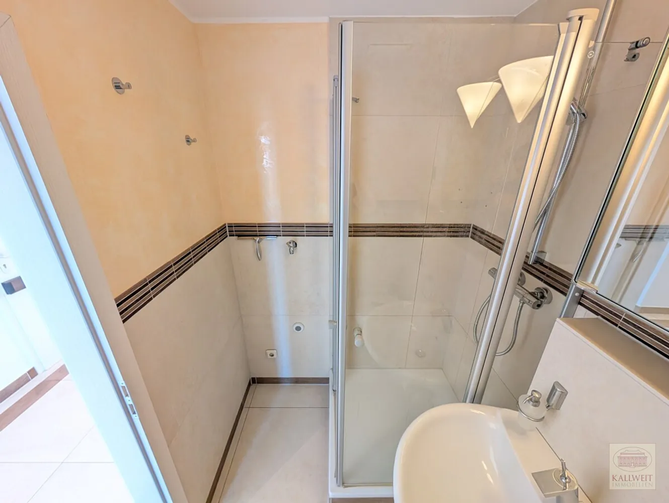 2 Zimmer Wohnung mit 80 m² in Düsseldorf – Bild 9