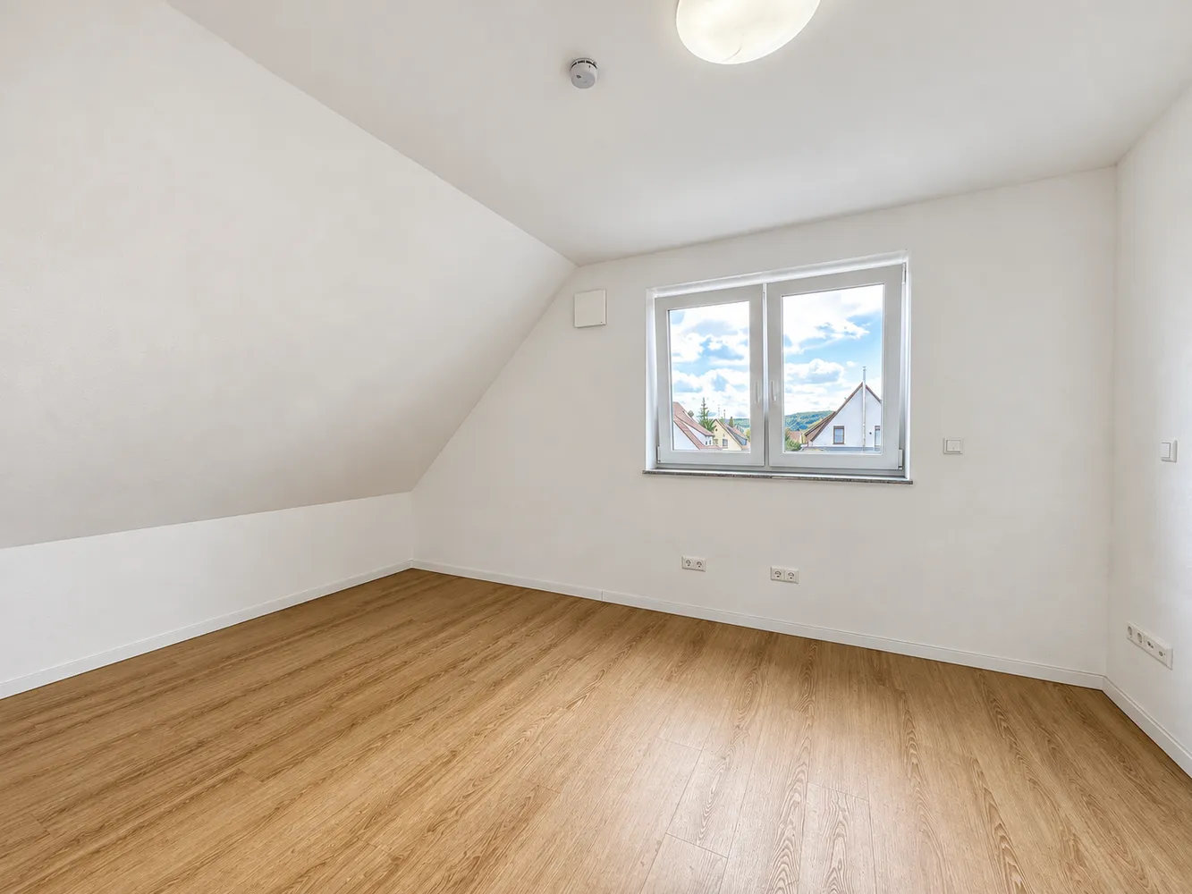 9 Zimmer Haus mit 186 m² in Leonberg – Bild 5