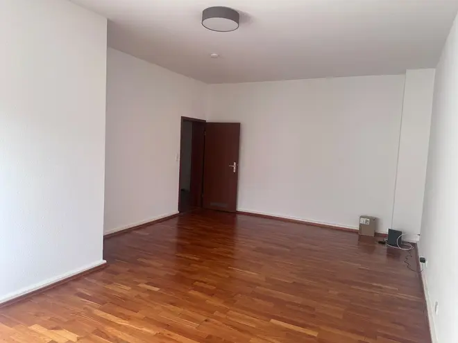 2 Zimmer Wohnung mit 98 m² in Frankfurt am Main – Bild 2