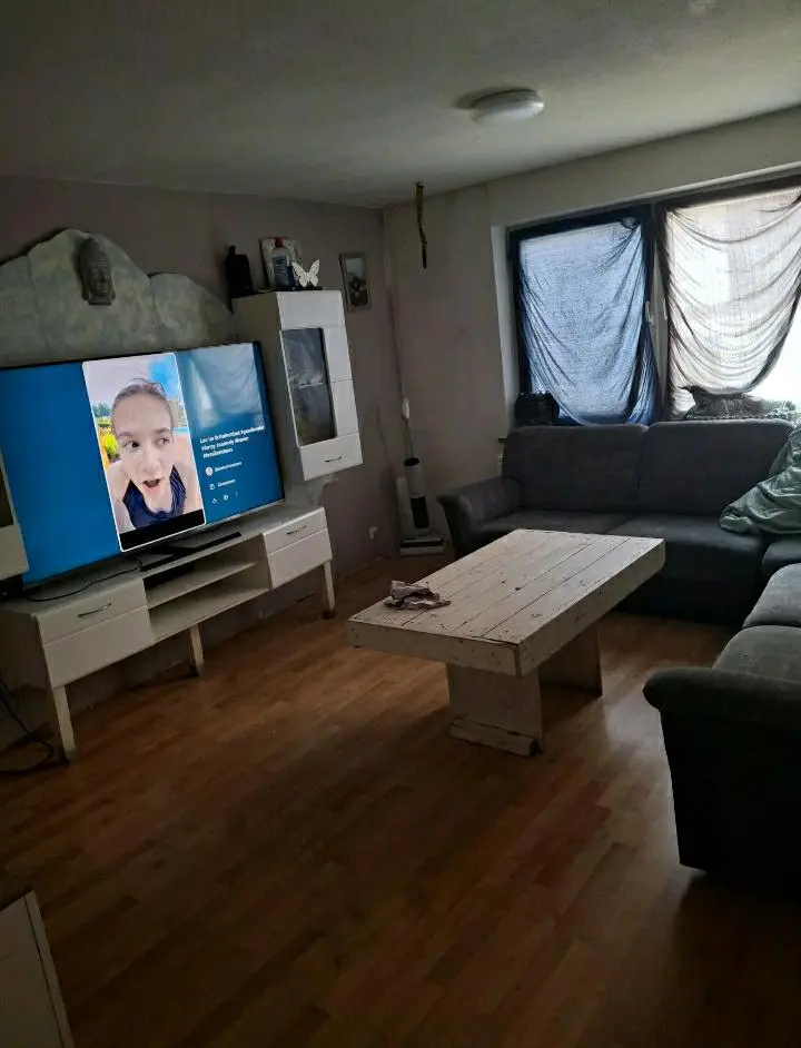 6 Zimmer Wohnung mit 180 m² in Meiningen – Bild 1