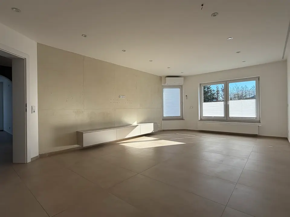 5 Zimmer Wohnung mit 141 m² in Hennef – Bild 1