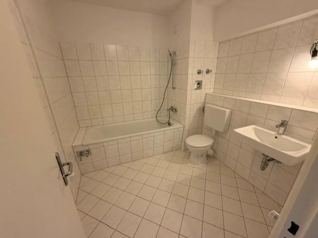 2 Zimmer Wohnung mit 84 m² in Berlin – Bild 8