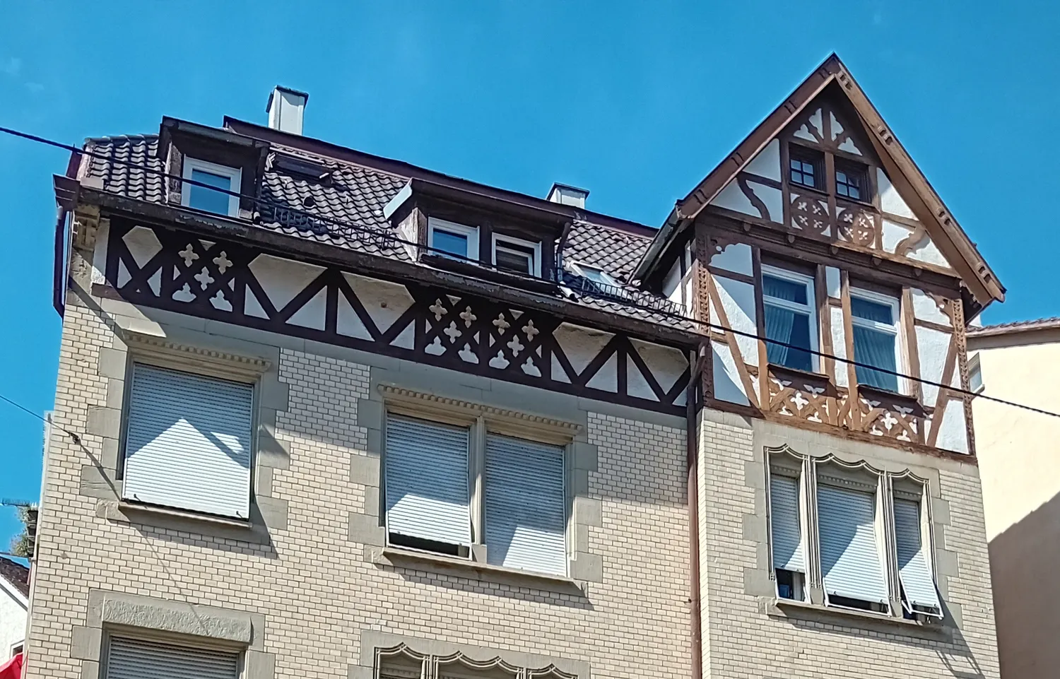 6 Zimmer Wohnung mit 200 m² in Stuttgart – Bild 1