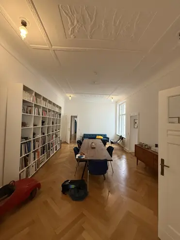 6 Zimmer Wohnung mit 158 m² in Berlin – Bild 2