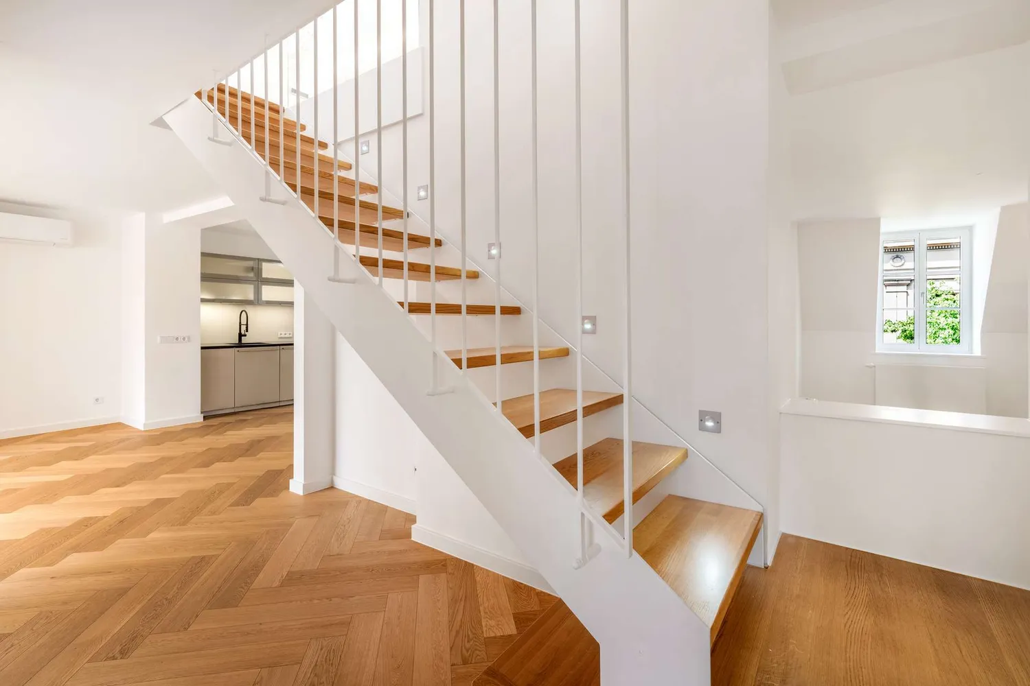 5 Zimmer Wohnung mit 156 m² in München – Bild 4