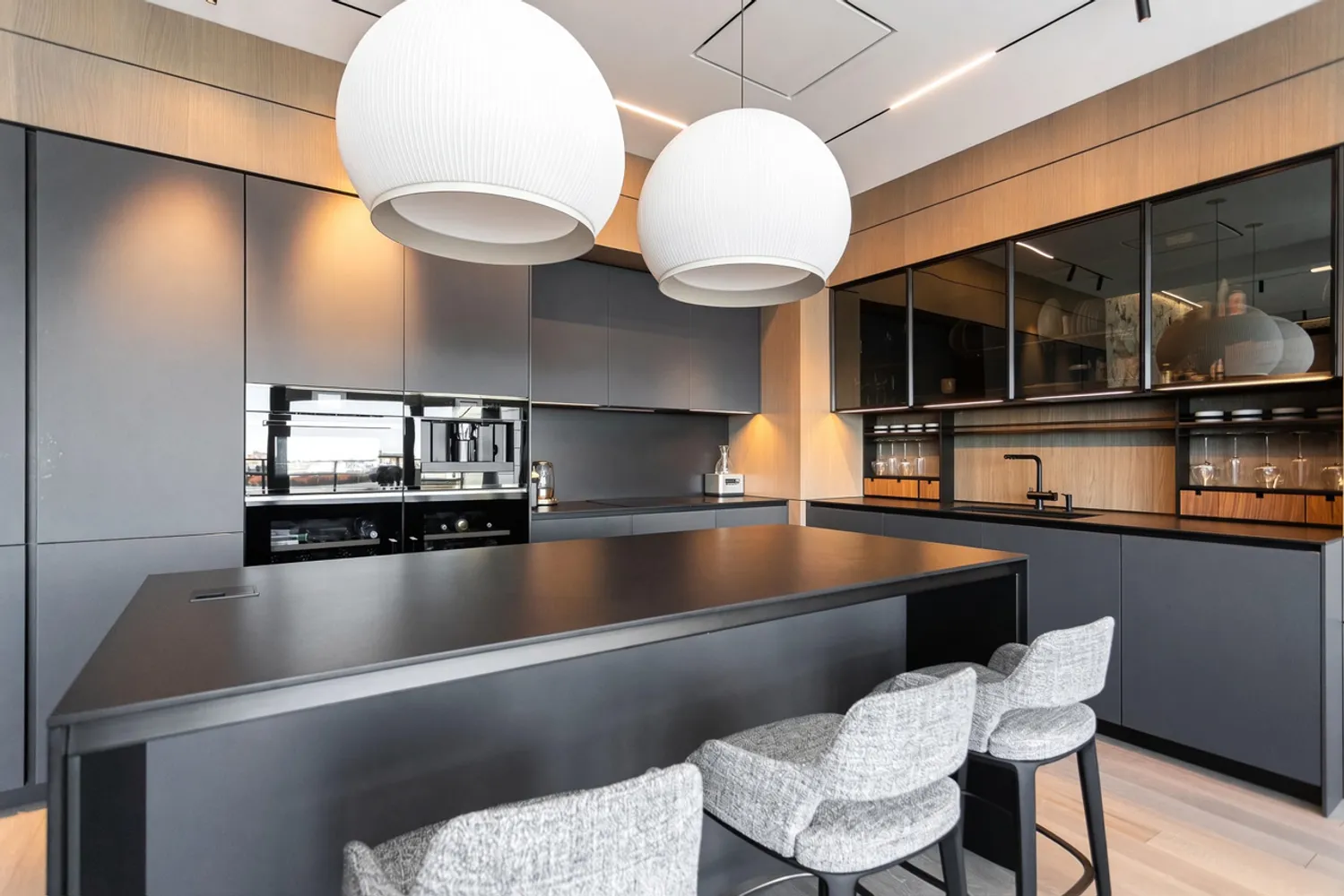 4 Zimmer Wohnung mit 144 m² in München – Bild 3