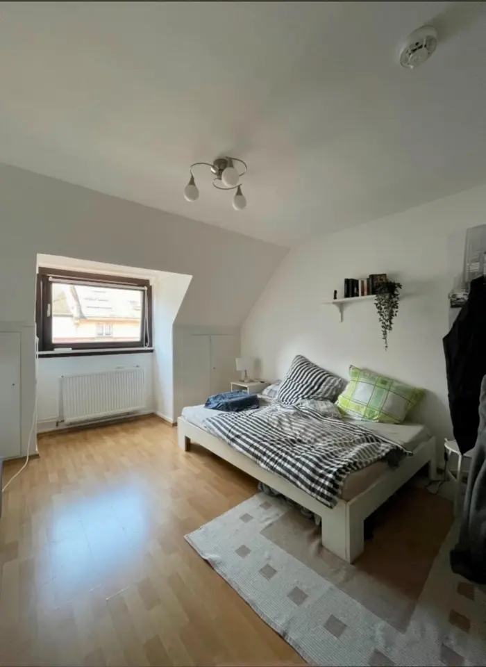WG-Zimmer mit 24 m² in Frankfurt am Main – Bild 1