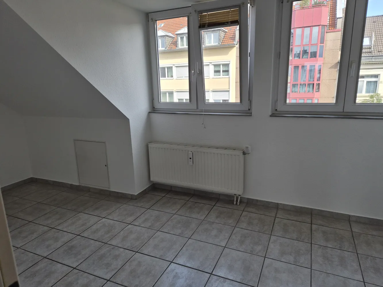 2 Zimmer Wohnung mit 81 m² in Düsseldorf – Bild 4