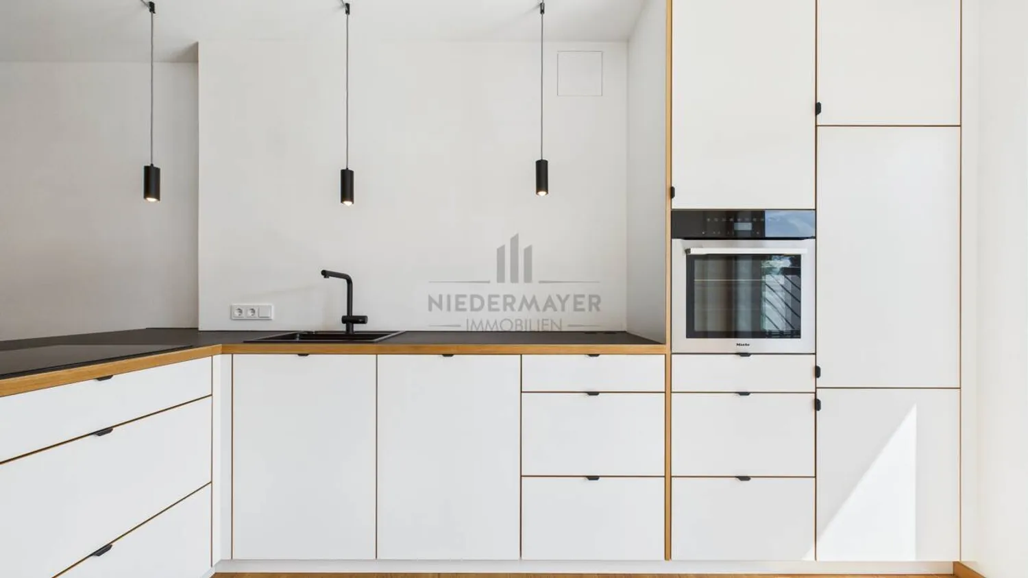 4 Zimmer Wohnung mit 123 m² in München – Bild 3