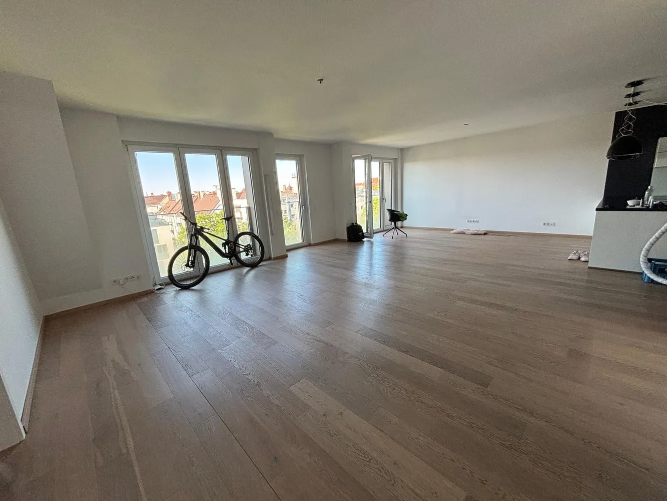 5 Zimmer Wohnung mit 143 m² in München – Bild 2