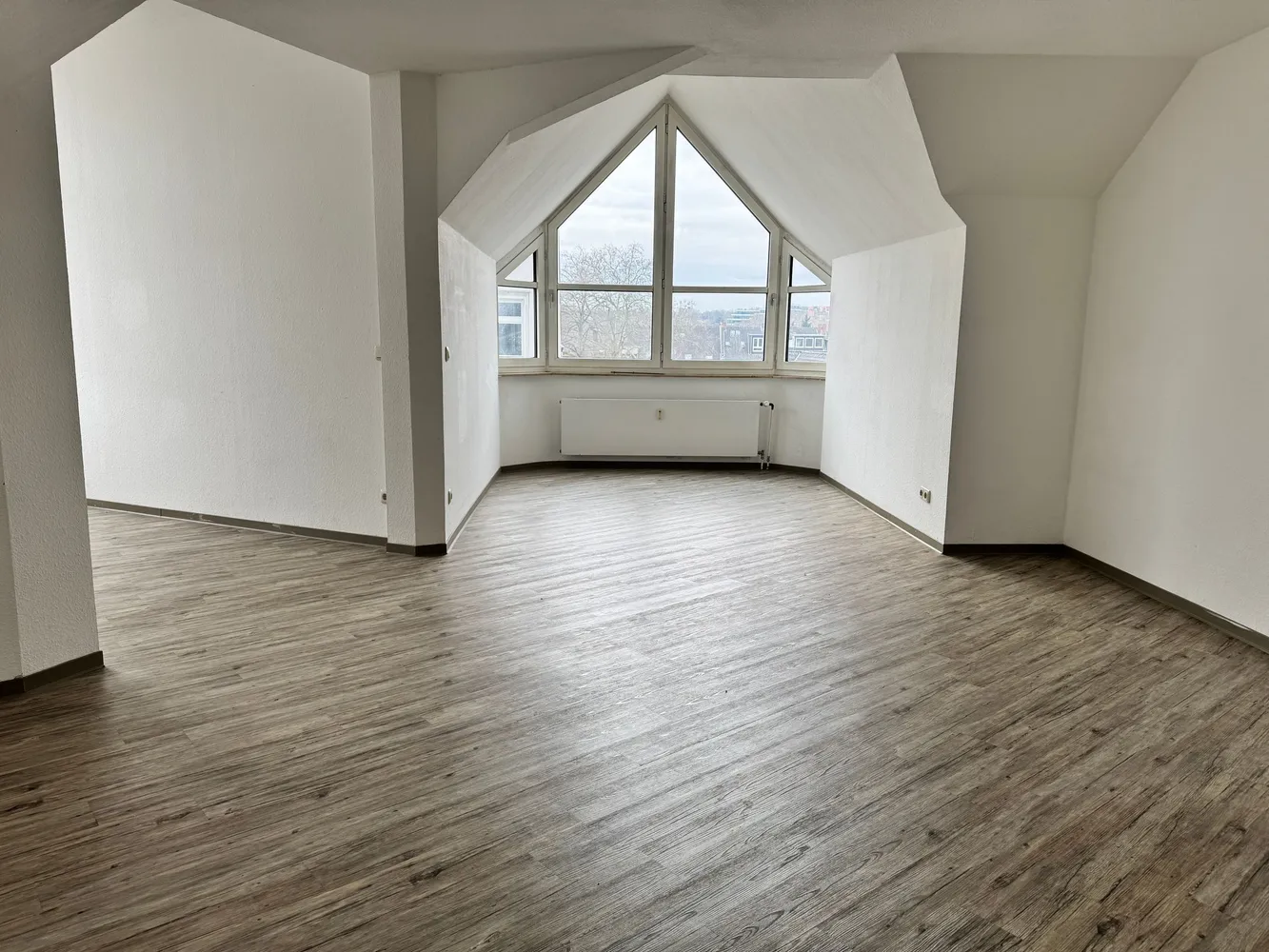 2 Zimmer Wohnung mit 82 m² in Essen – Bild 2