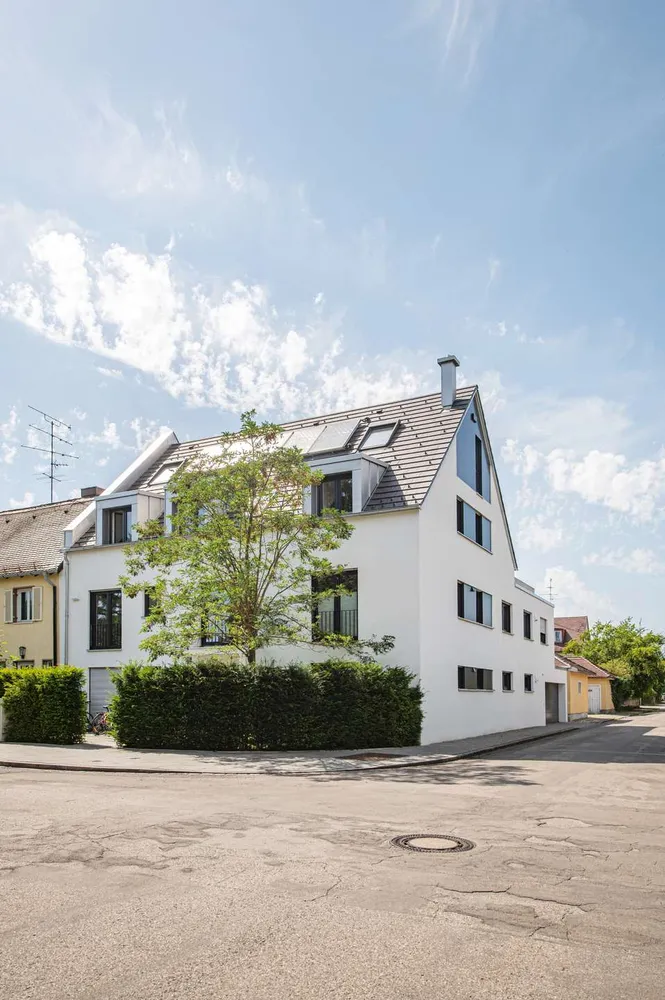 4 Zimmer Wohnung mit 90 m² in München – Bild 2