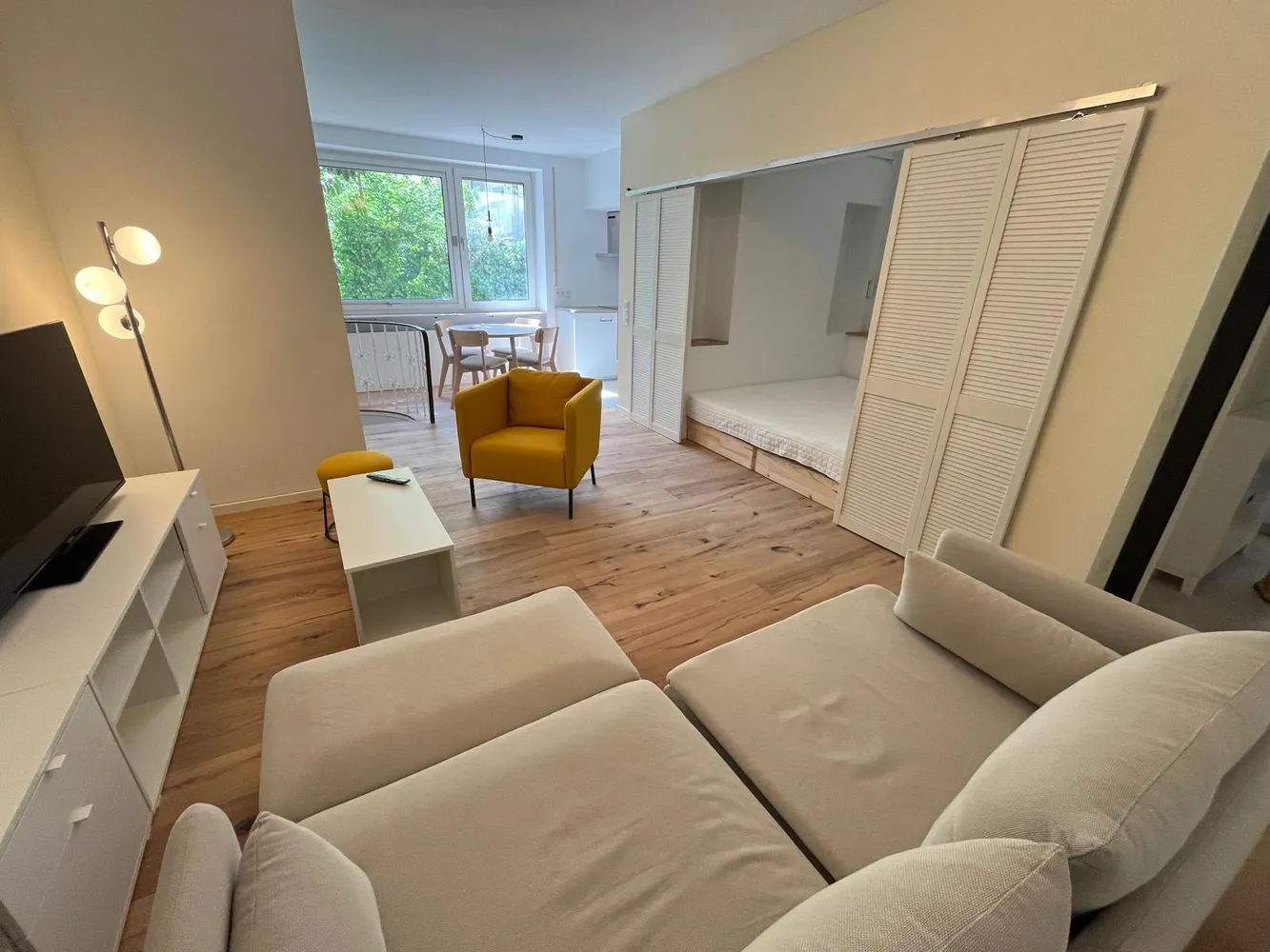 1 Zimmer Wohnung mit 50 m² in Frankfurt am Main – Bild 1