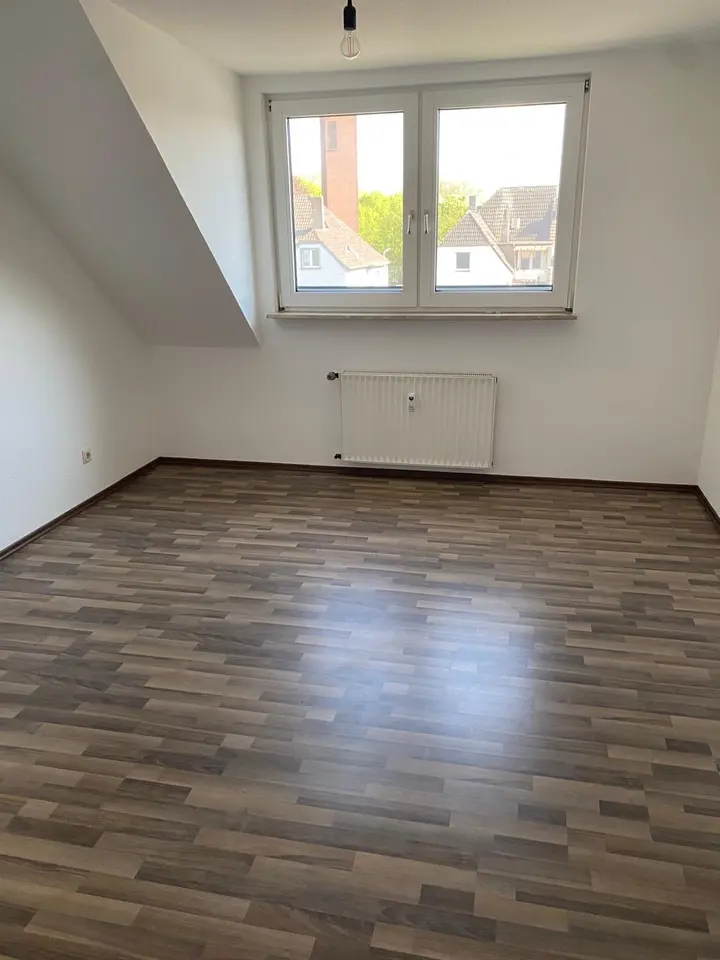 2 Zimmer Wohnung mit 73 m² in Oberhausen – Bild 1