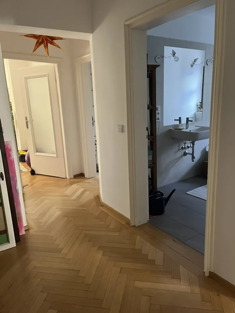 4 Zimmer Wohnung mit 110 m² in München – Bild 4