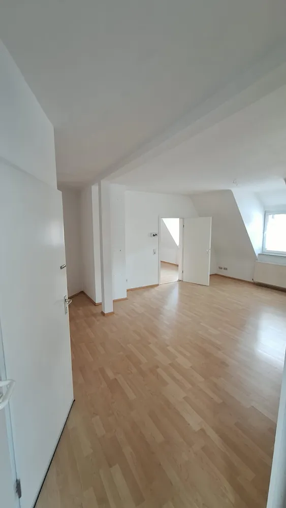 2 Zimmer Wohnung mit 70 m² in Stuttgart – Bild 1