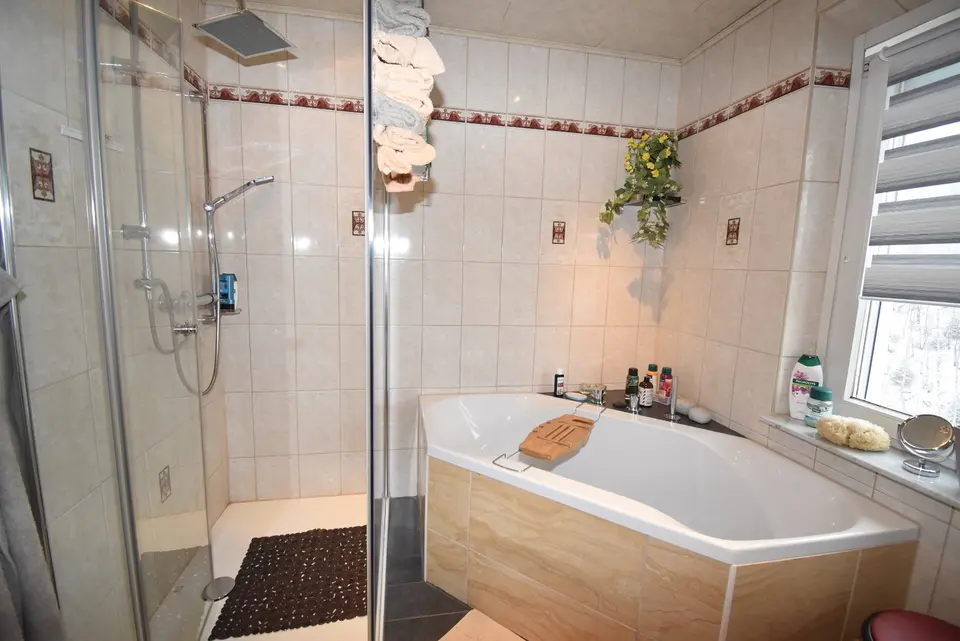 3 Zimmer Wohnung mit 92 m² in Suhl – Bild 3