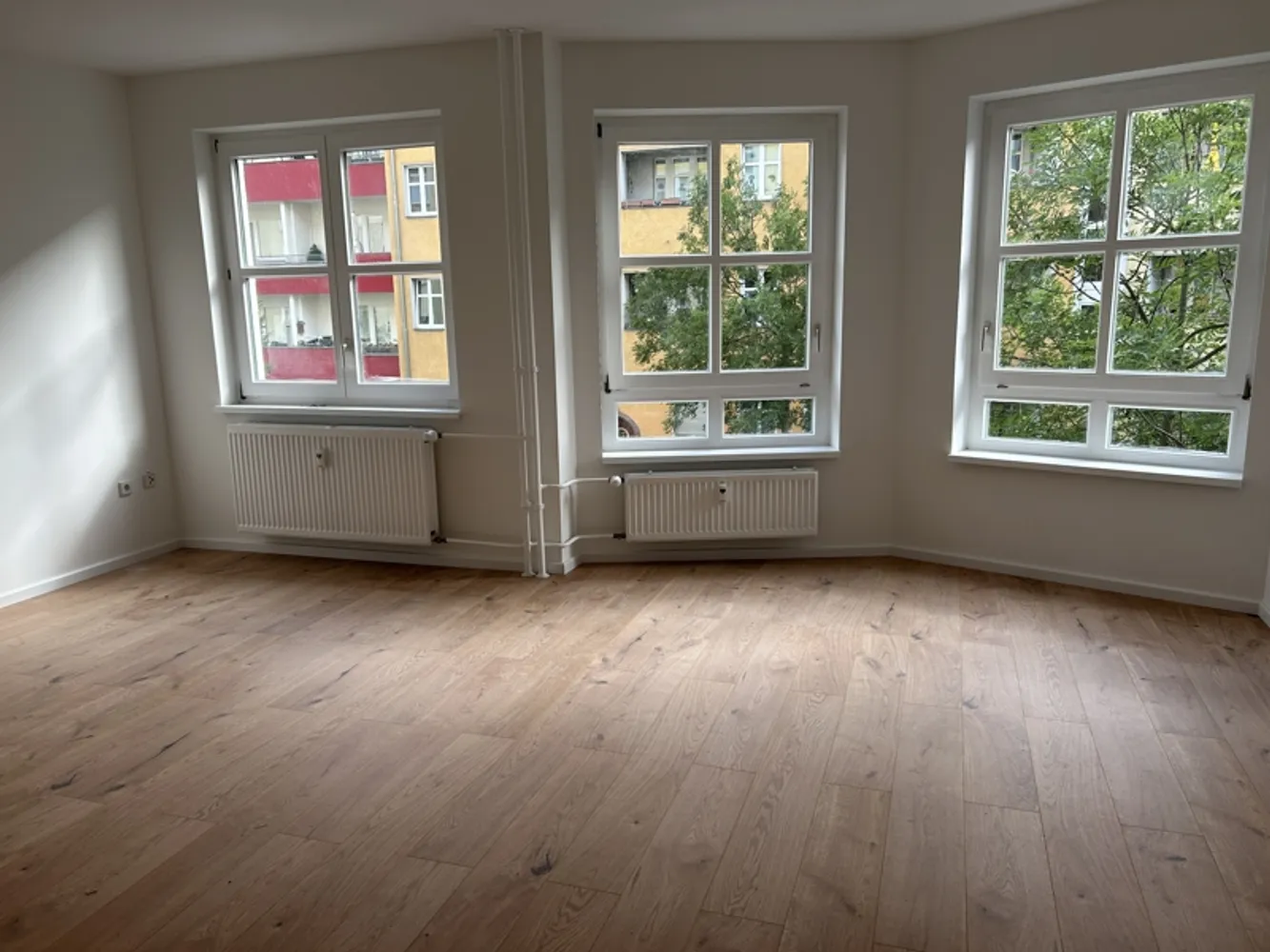2 room apartment with 85 m² in Berlin – Photo 2