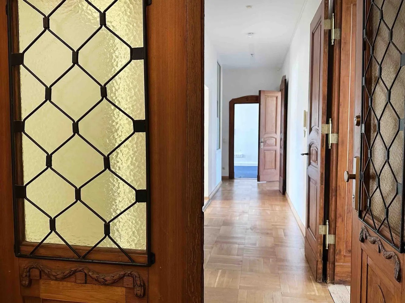 6 Zimmer Wohnung mit 162 m² in Halle (Saale) – Bild 1