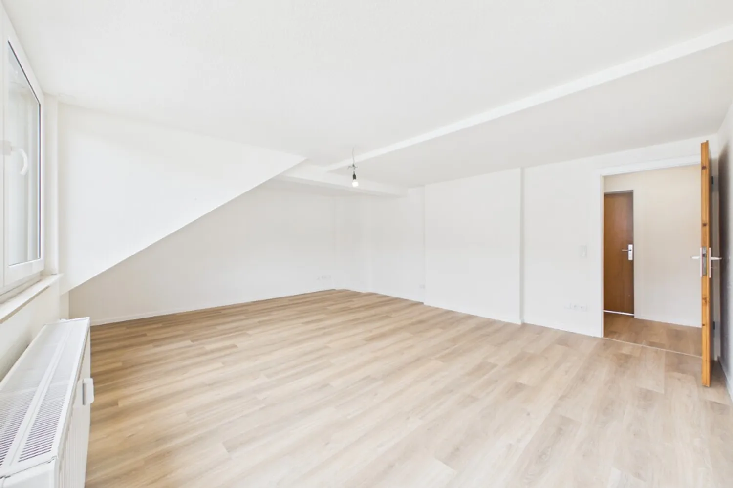2 Zimmer Wohnung mit 90 m² in Düsseldorf – Bild 1