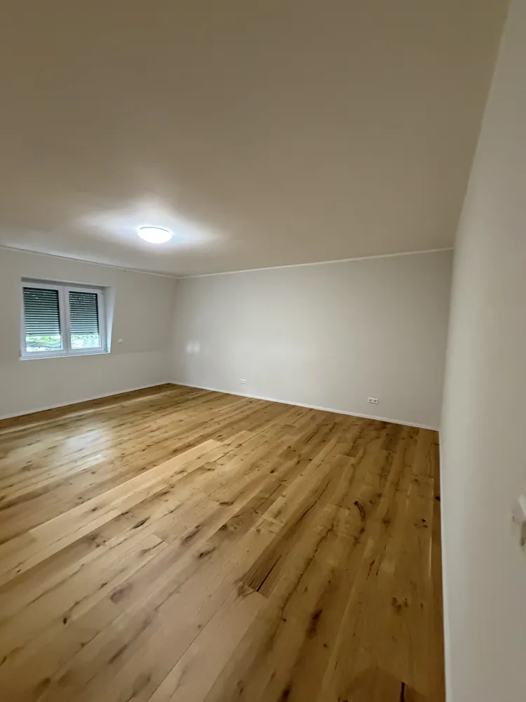 4 Zimmer Wohnung mit 140 m² in Wiesbaden – Bild 1