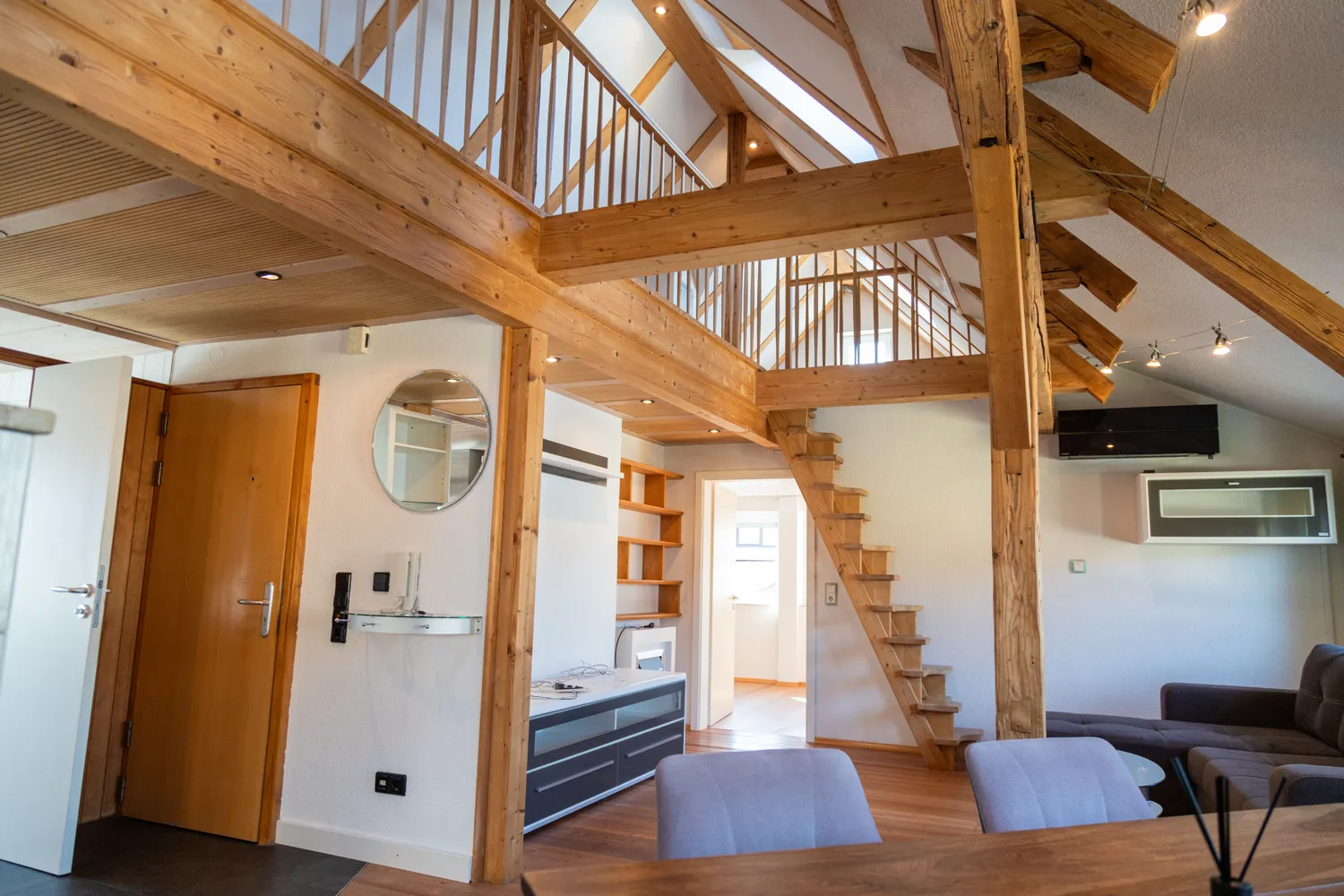 5 Zimmer Wohnung mit 108 m² in Stuttgart – Bild 2