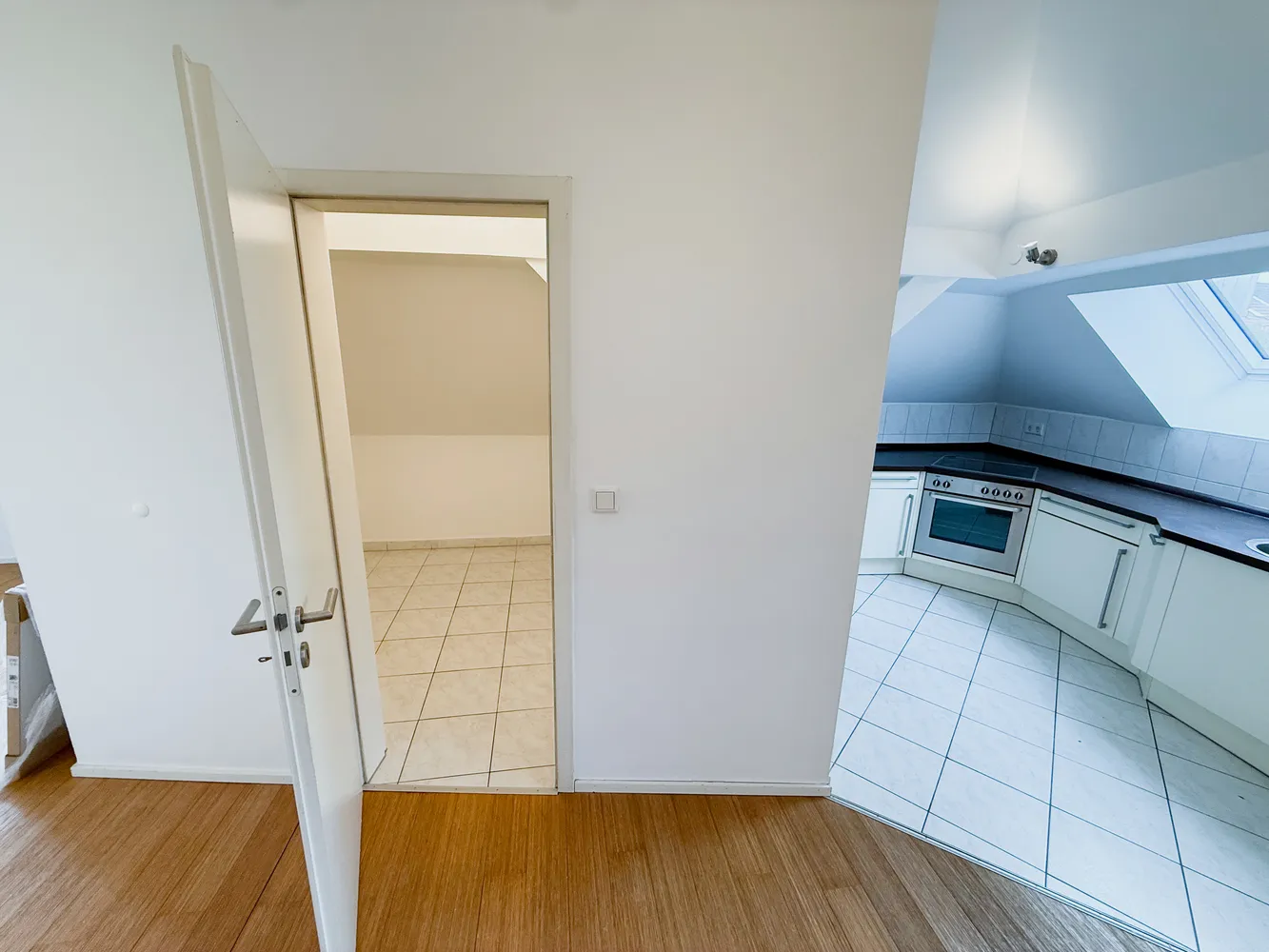 6 Zimmer Wohnung mit 146 m² in Nürnberg – Bild 11