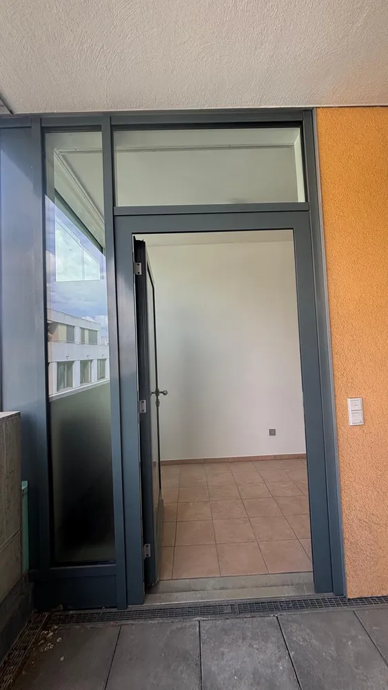2 Zimmer Wohnung mit 100 m² in Krefeld – Bild 2