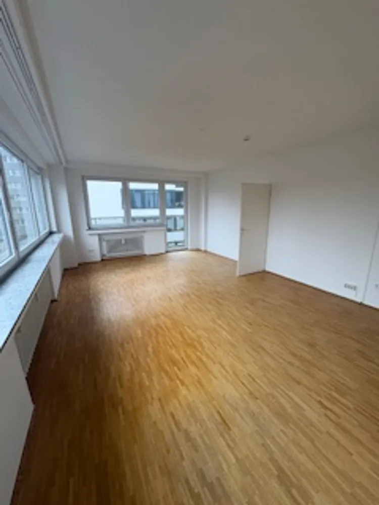 4 Zimmer Wohnung mit 124 m² in Köln – Bild 1