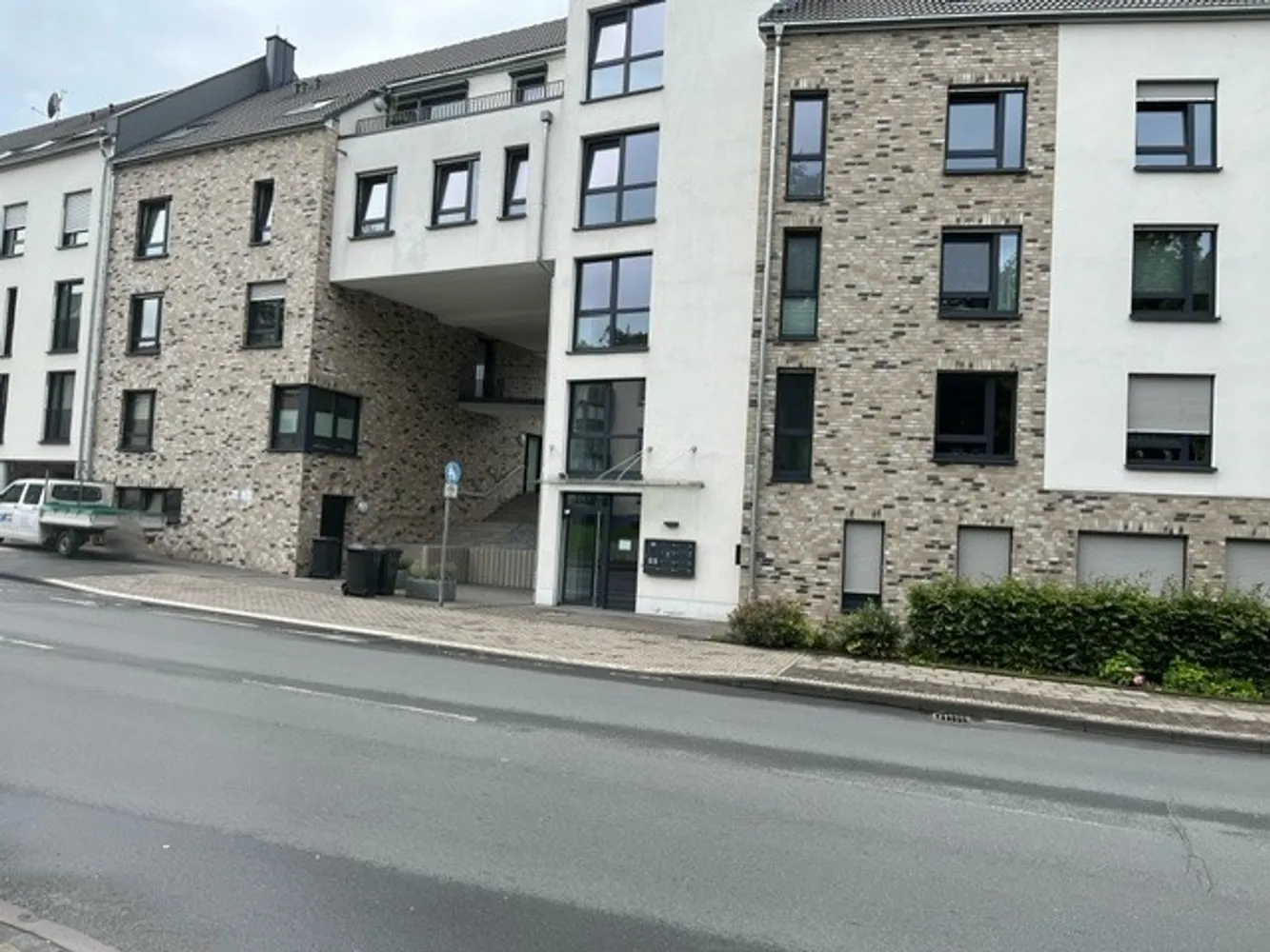 2 Zimmer Wohnung mit 75 m² in Solingen – Bild 2