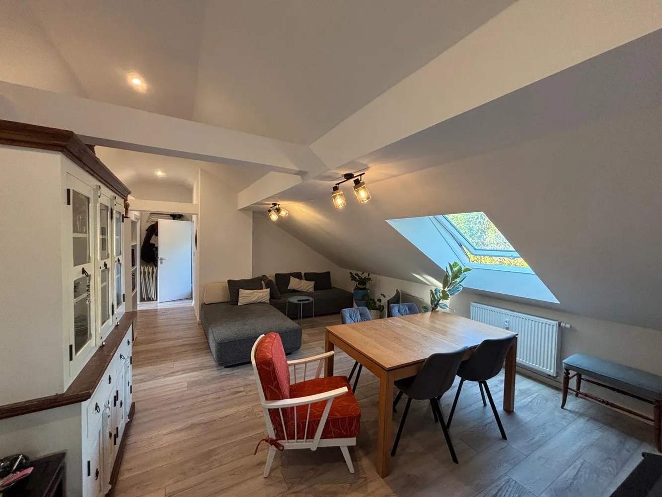 4 Zimmer Wohnung mit 82 m² in Karlsruhe – Bild 4