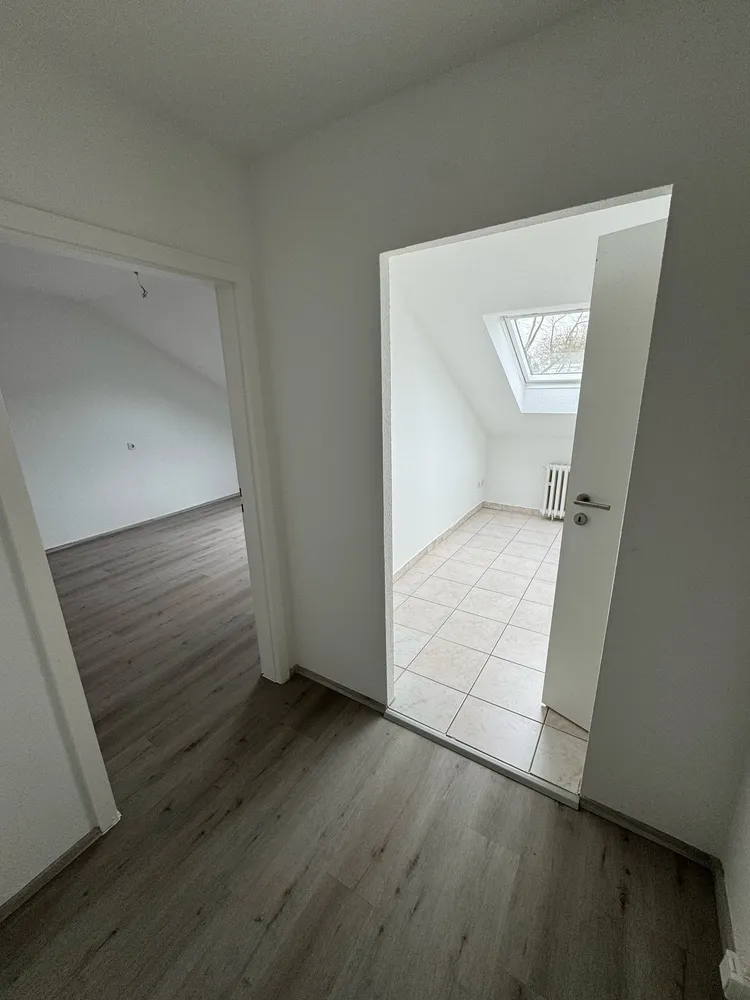 1 Zimmer Wohnung mit 28 m² in Düsseldorf – Bild 2