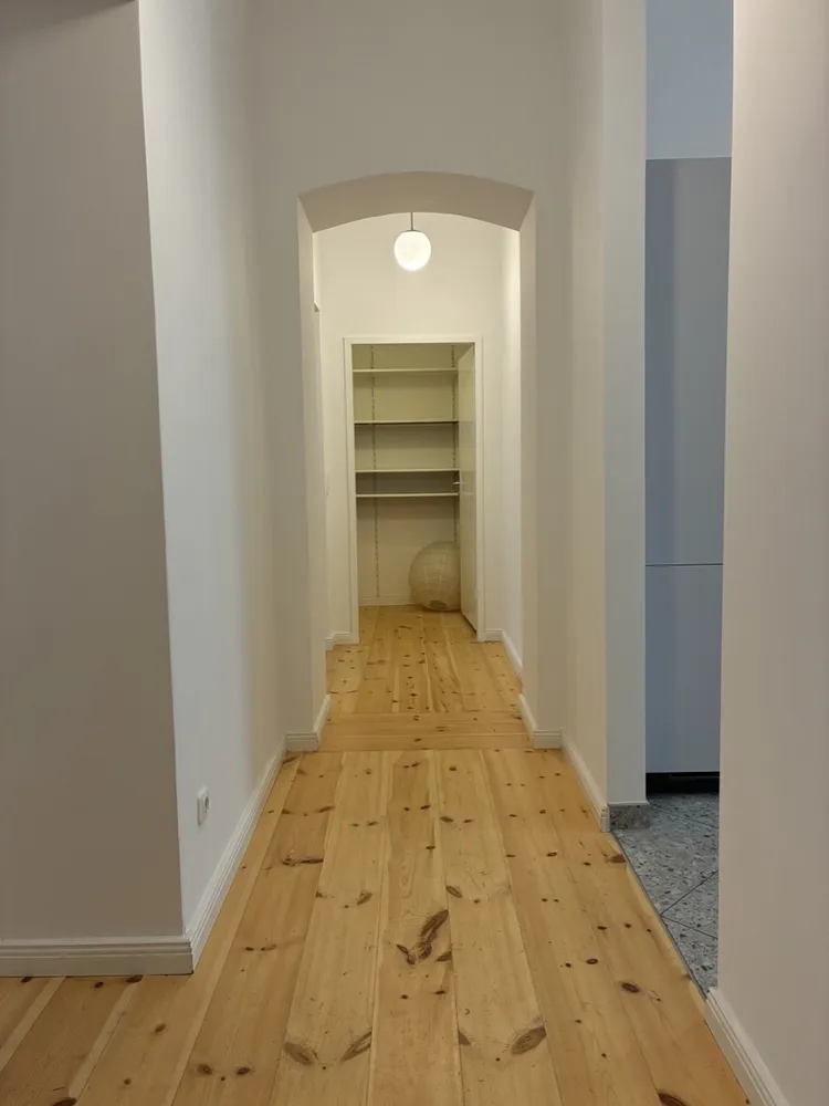 2 Zimmer Wohnung mit 70 m² in Berlin – Bild 7