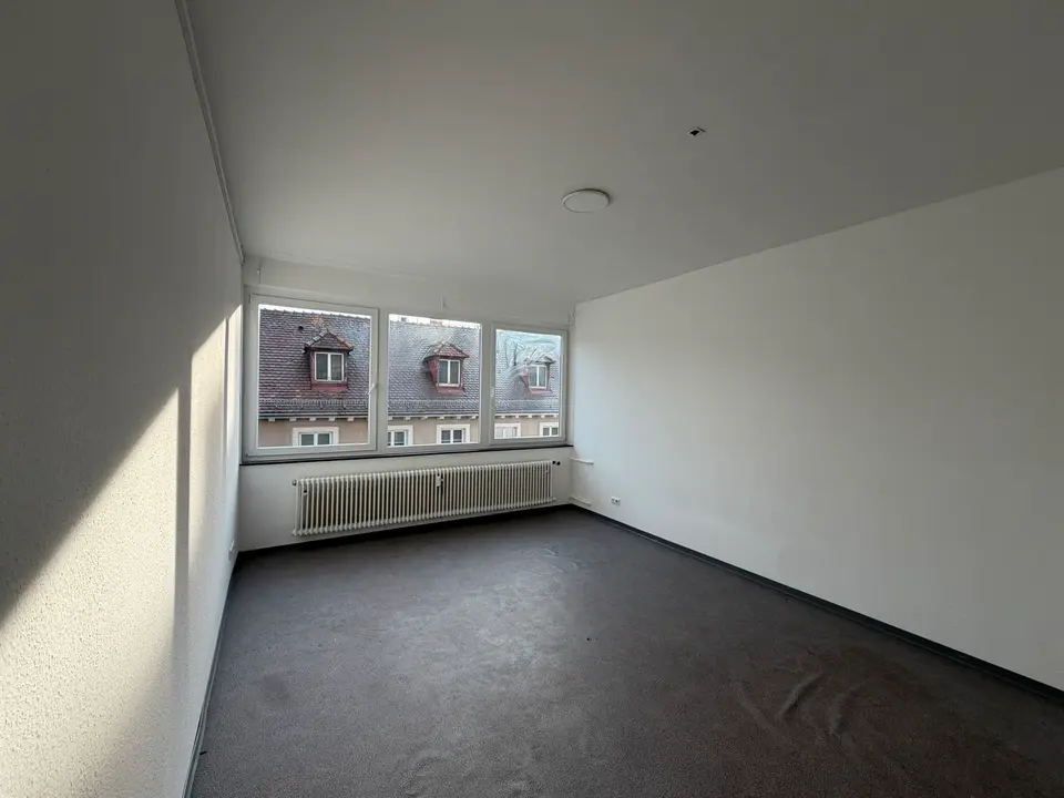5 Zimmer Wohnung mit 40 m² in Karlsruhe – Bild 1