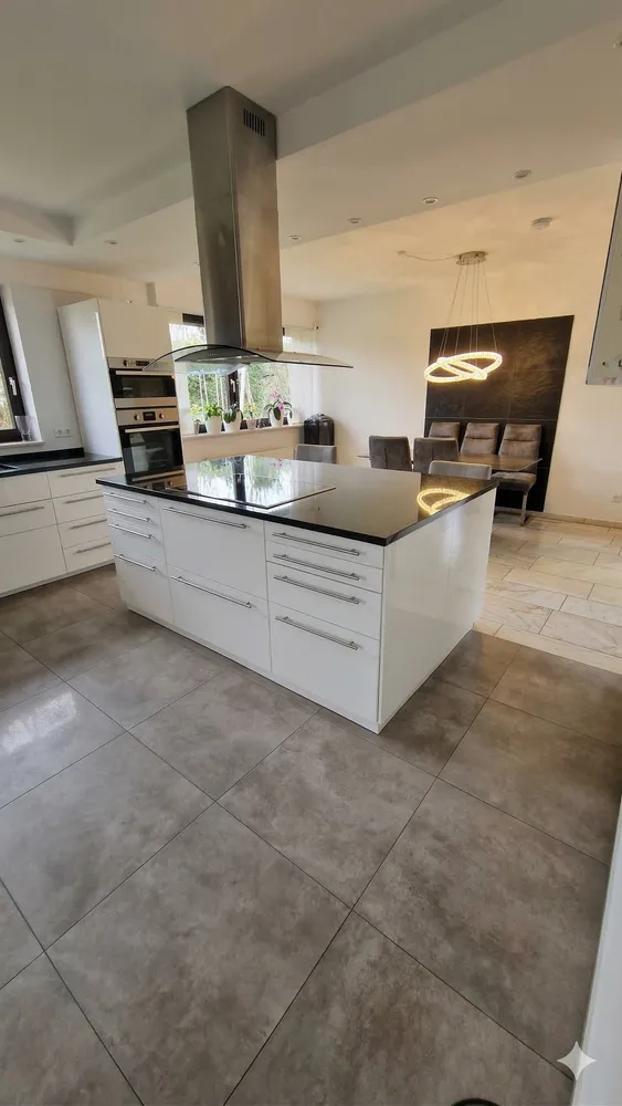9 Zimmer Haus mit 223 m² in Wesel – Bild 1