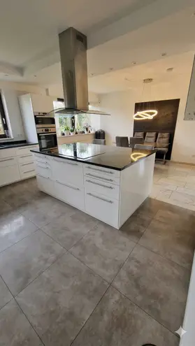 9 Zimmer Haus mit 223 m² in Wesel – Bild 1