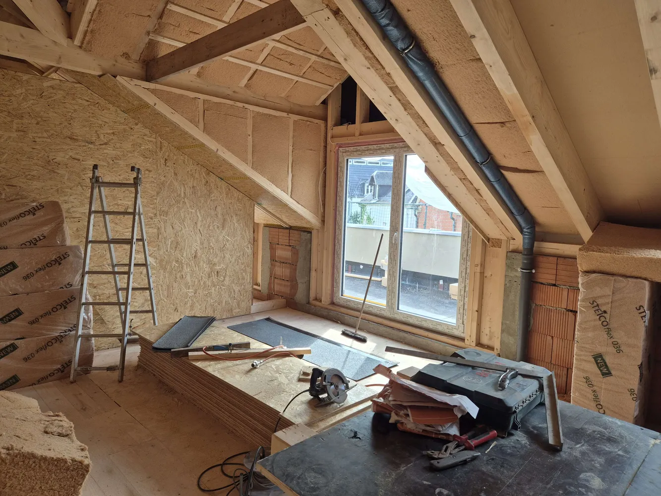 5 Zimmer Wohnung mit 135 m² in Dresden – Bild 1