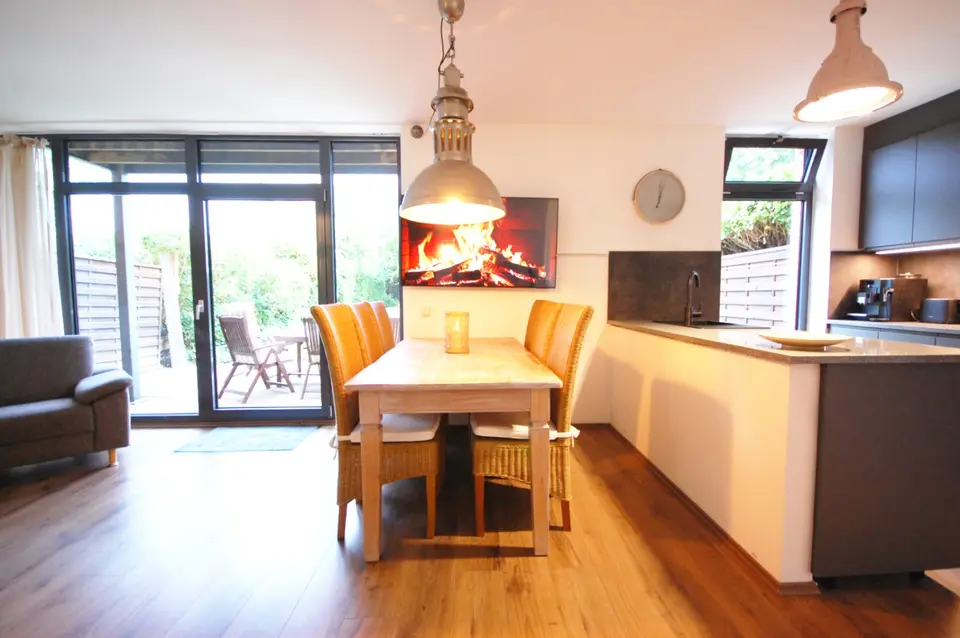 4 Zimmer Wohnung mit 105 m² in Lübeck – Bild 2