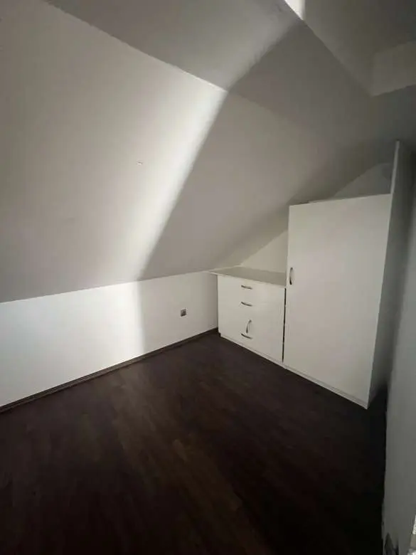 8 Zimmer Haus mit 226 m² in Augsburg – Bild 2