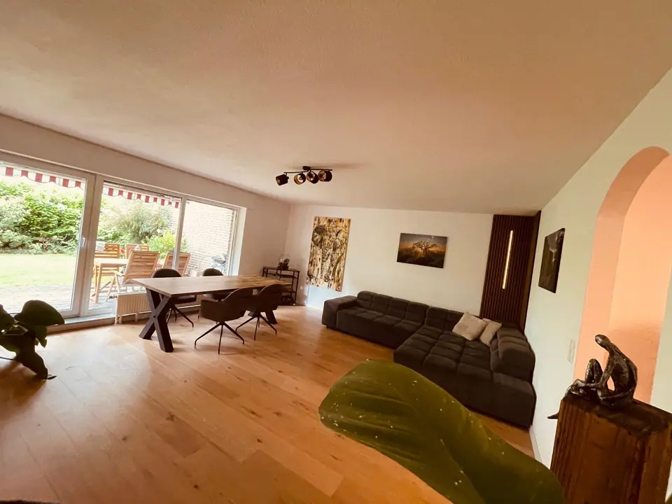 2 Zimmer Wohnung mit 80 m² in Duisburg – Bild 2