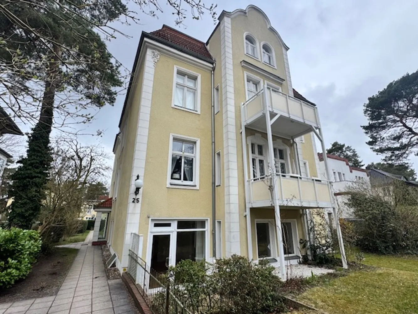 3 Zimmer Wohnung mit 113 m² in Berlin – Bild 1