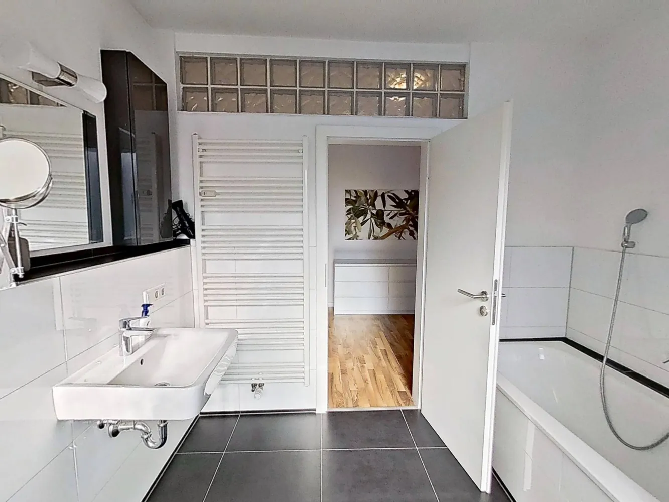 3 room apartment with 131 m² in Düsseldorf – Photo 3