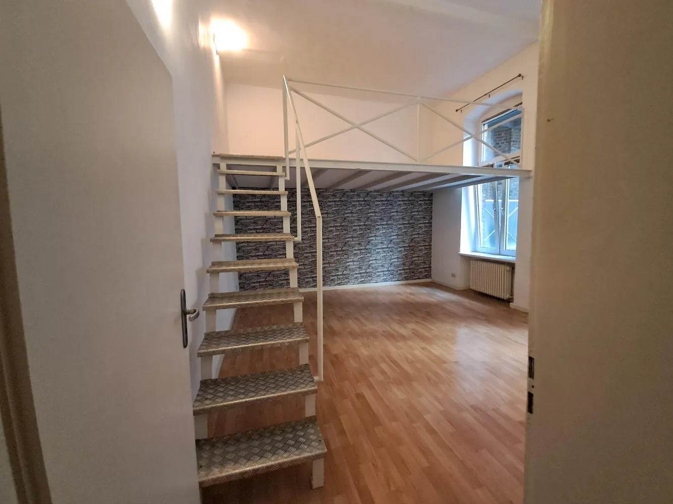 2 Zimmer Wohnung mit 88 m² in Köln – Bild 1