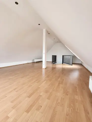 4 Zimmer Wohnung mit 110 m² in Frankfurt am Main – Bild 7