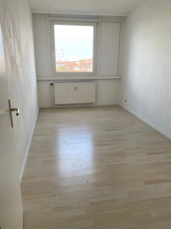 4 Zimmer Wohnung mit 96 m² in Hannover – Bild 1