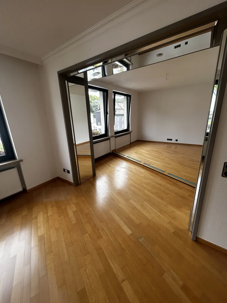 4 Zimmer Wohnung mit 125 m² in Wuppertal – Bild 2